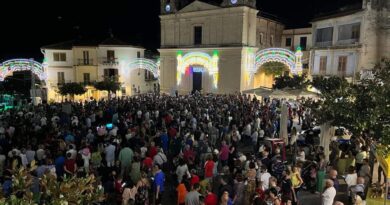 Cefalù  si ritira barricandosi nel suo Castello